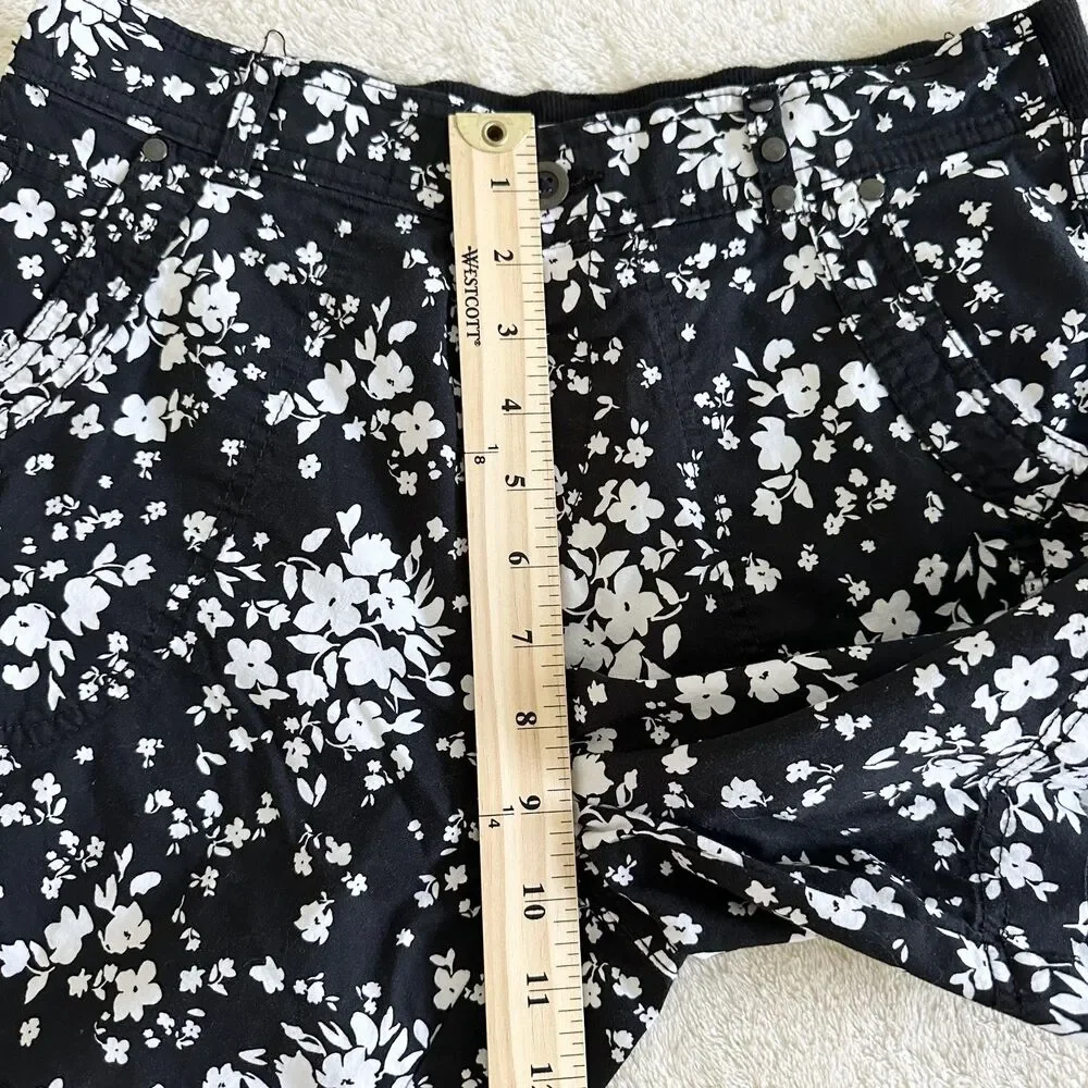 Juniper and Lime Shorts Womens Size S Black White Floral Stretch Waist Cotton